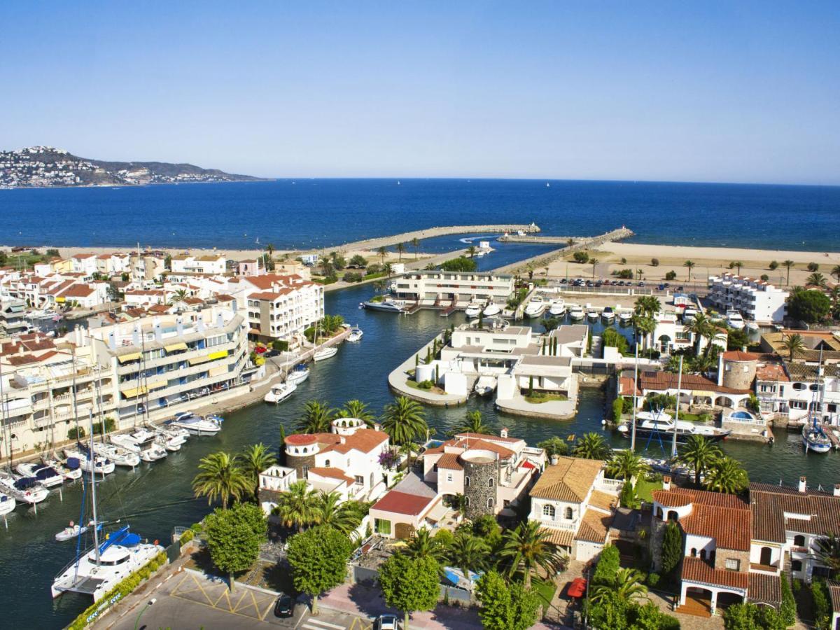 Holiday Home Requesens Canal Empuriabrava Kültér fotó