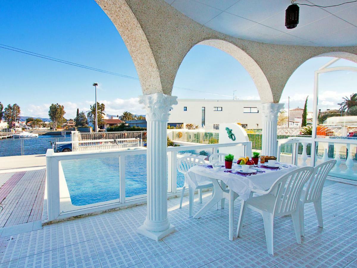 Holiday Home Requesens Canal Empuriabrava Kültér fotó