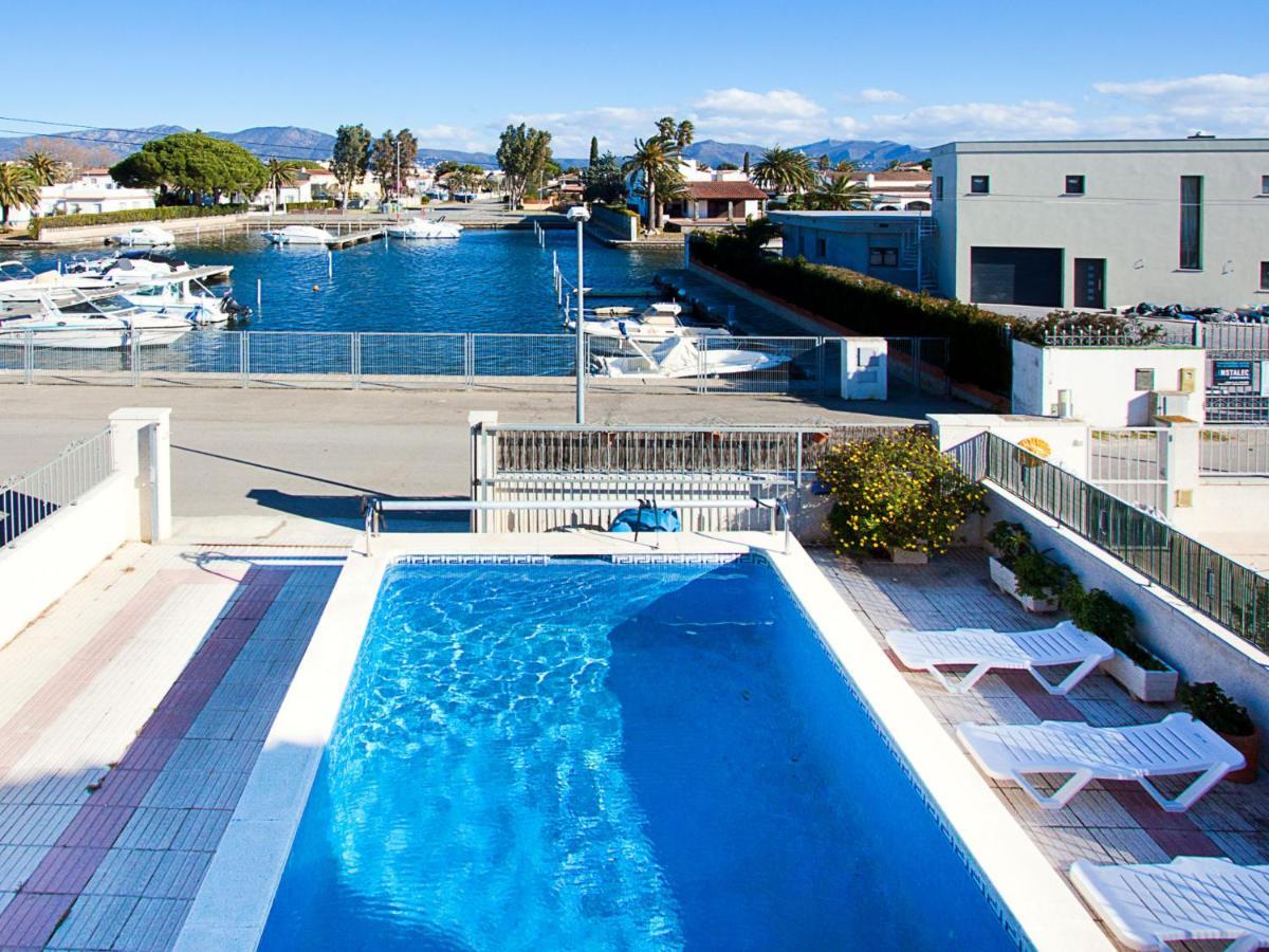 Holiday Home Requesens Canal Empuriabrava Kültér fotó