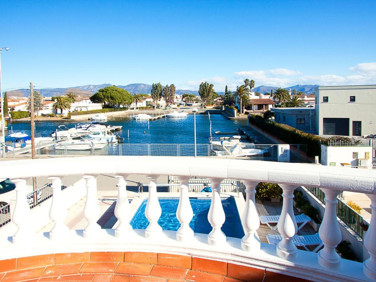 Holiday Home Requesens Canal Empuriabrava Kültér fotó