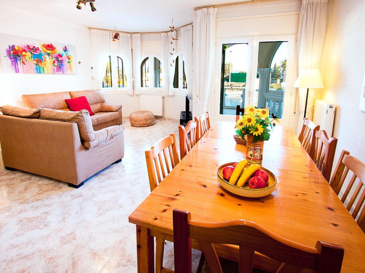 Holiday Home Requesens Canal Empuriabrava Kültér fotó